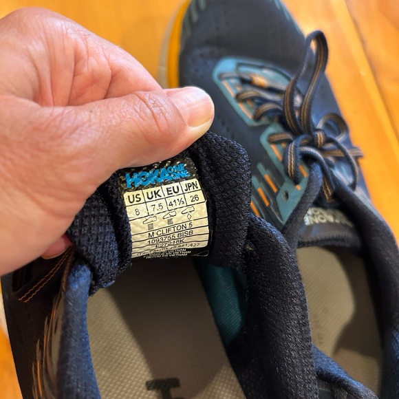 Hoka Clifton 5 - Men's size 8 - Picture 6 of 6